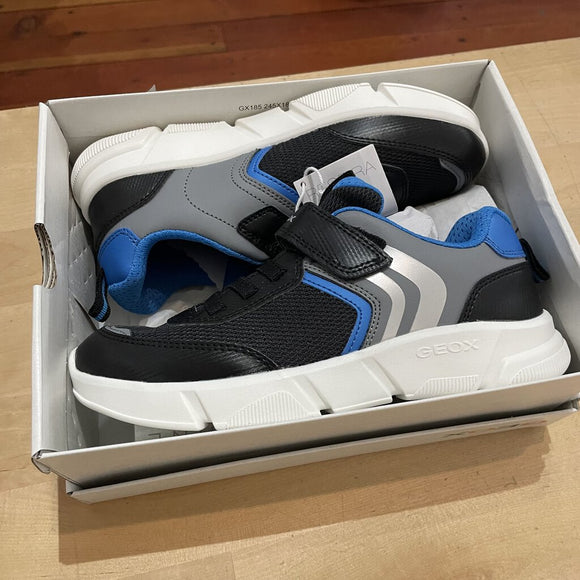 Velcro shoes NWT - retail for $60 - 3 youth