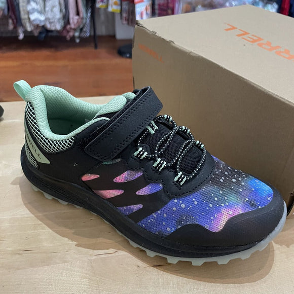 Nova 3 velcro shoes NWT - retail for $55 - 3 youth