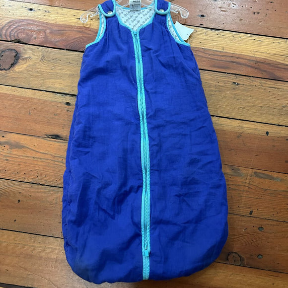 Thick sleepsack - M ( 6-18M) - some wear on piping