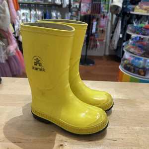 Rain boots - 10