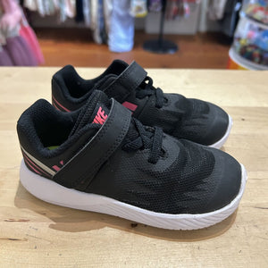 Velcro shoes - like new - 8C