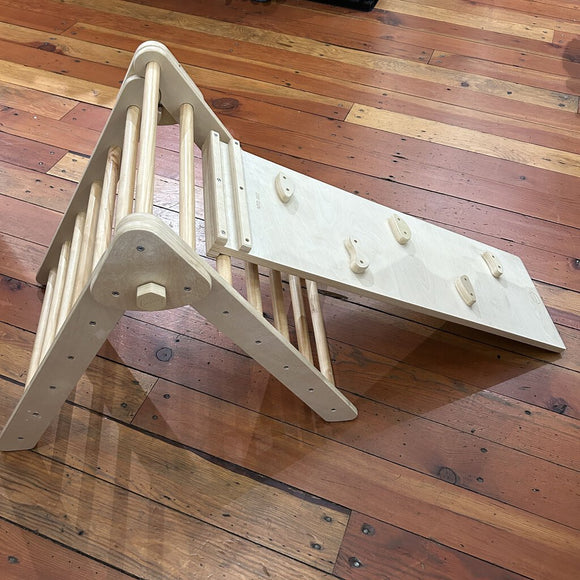 Tottlr Folding Pikler Triangle with Ramp