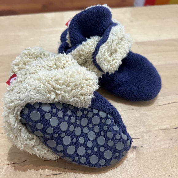 Fleece booties - 18M