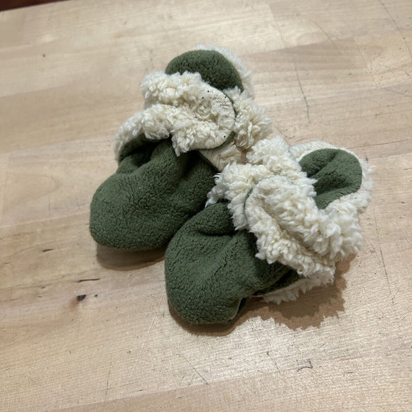 Furry Booties - 3M - excellent condition