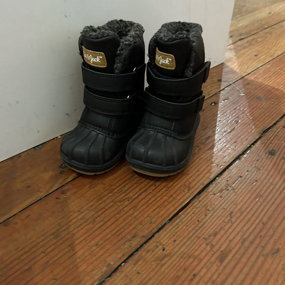 Snow Boots - 6 - like new