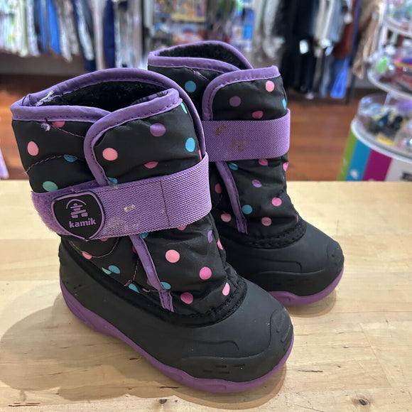 Snow boots- 8