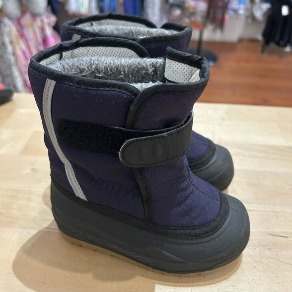 Snow boots - 8