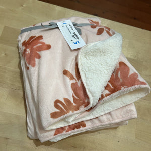 Blanket NWT