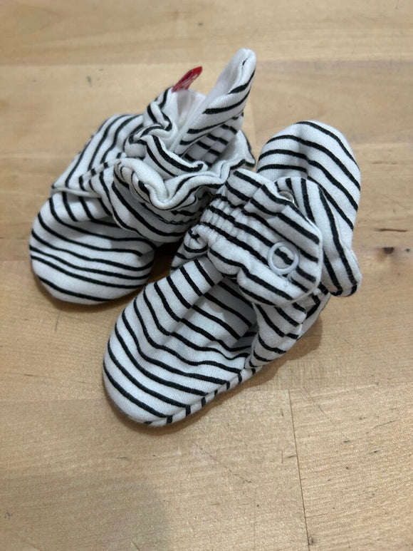 Booties - 3M - excellent condition