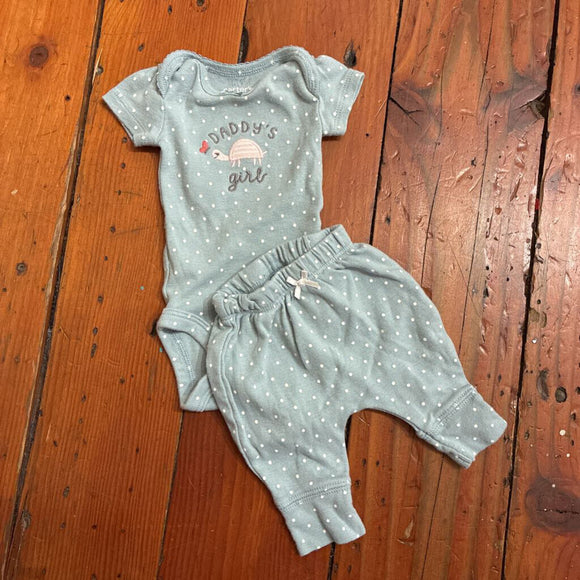 2pc outfit - preemie - name writing shows through back a tiny bit