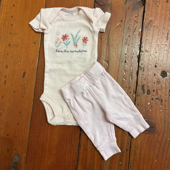 2pc outfit - preemie - name writing shows through back a tiny bit