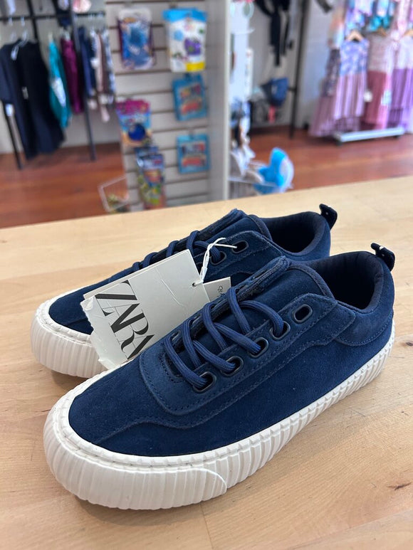 Tennis Shoes NWT - 2 youth