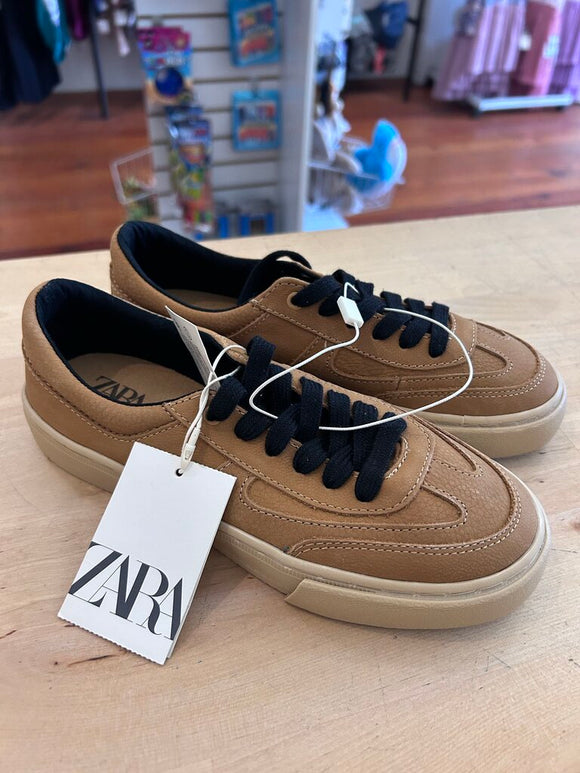 Tennis Shoes NWT - 2.5 youth