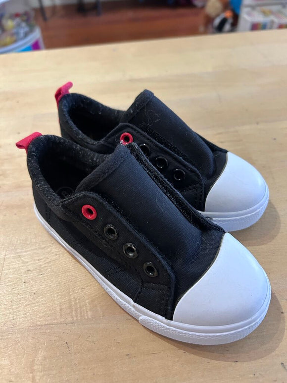 Shoes - like new - 8