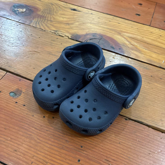 Crocs - 4 - excellent condition