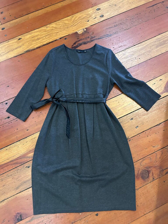Maternity Dress - L