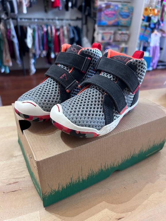 Leo Voltage Grey Hightops NWT - 9.5