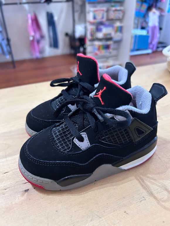 4 Retro Bred TD - like new - 8C