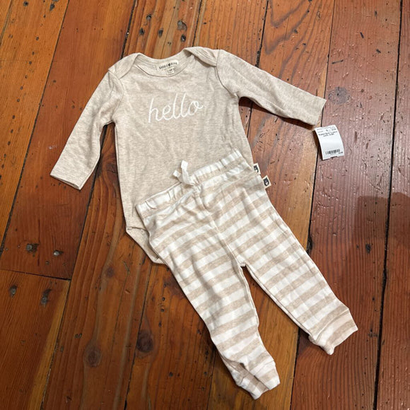 2 piece outfit -6-9M