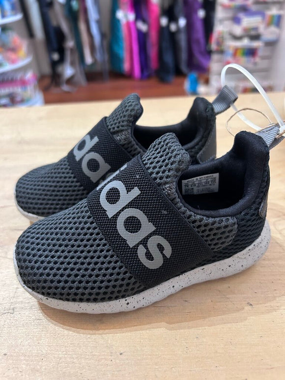 Slip on shoes NWOT - 7