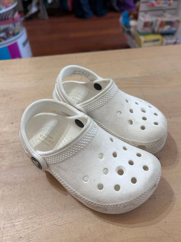 Crocs- 8