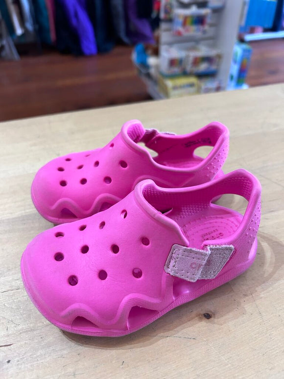 Crocs - 7