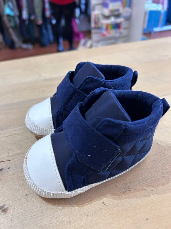 Crib shoes - 6-12M