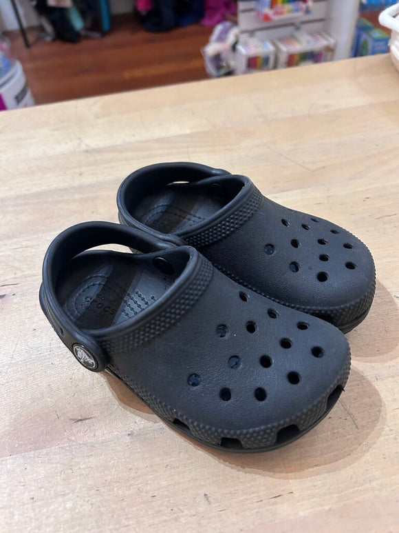 Crocs - 9