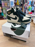 1 Retro High OG Green Fir - like new - 11C