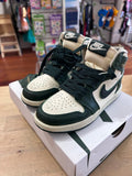 1 Retro High OG Green Fir - like new - 11C