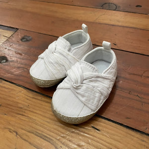 Crib shoes - 0-3M