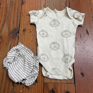 2 piece outfit - 3-6M