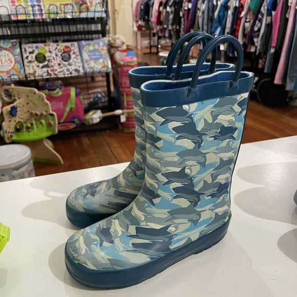 Rain boots - 9/10