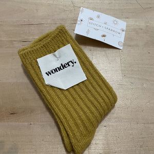 cashmere socks - NWT - gold
